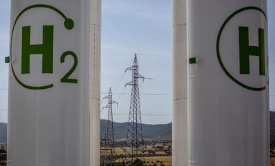 Green Hydrogen Goes From Hyped to Humbled on Eye-Popping Costs