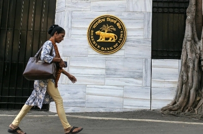 Rise of US dollar forwards builds risk for Asia’s central banks